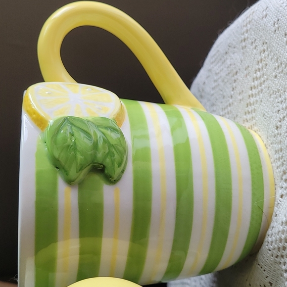 3D Lemon Design Coffee Mugs - Picture 2 of 5